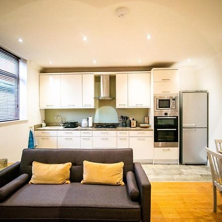 Stay With Serena Homes , One Bedroom Apartment Purley Kültér fotó