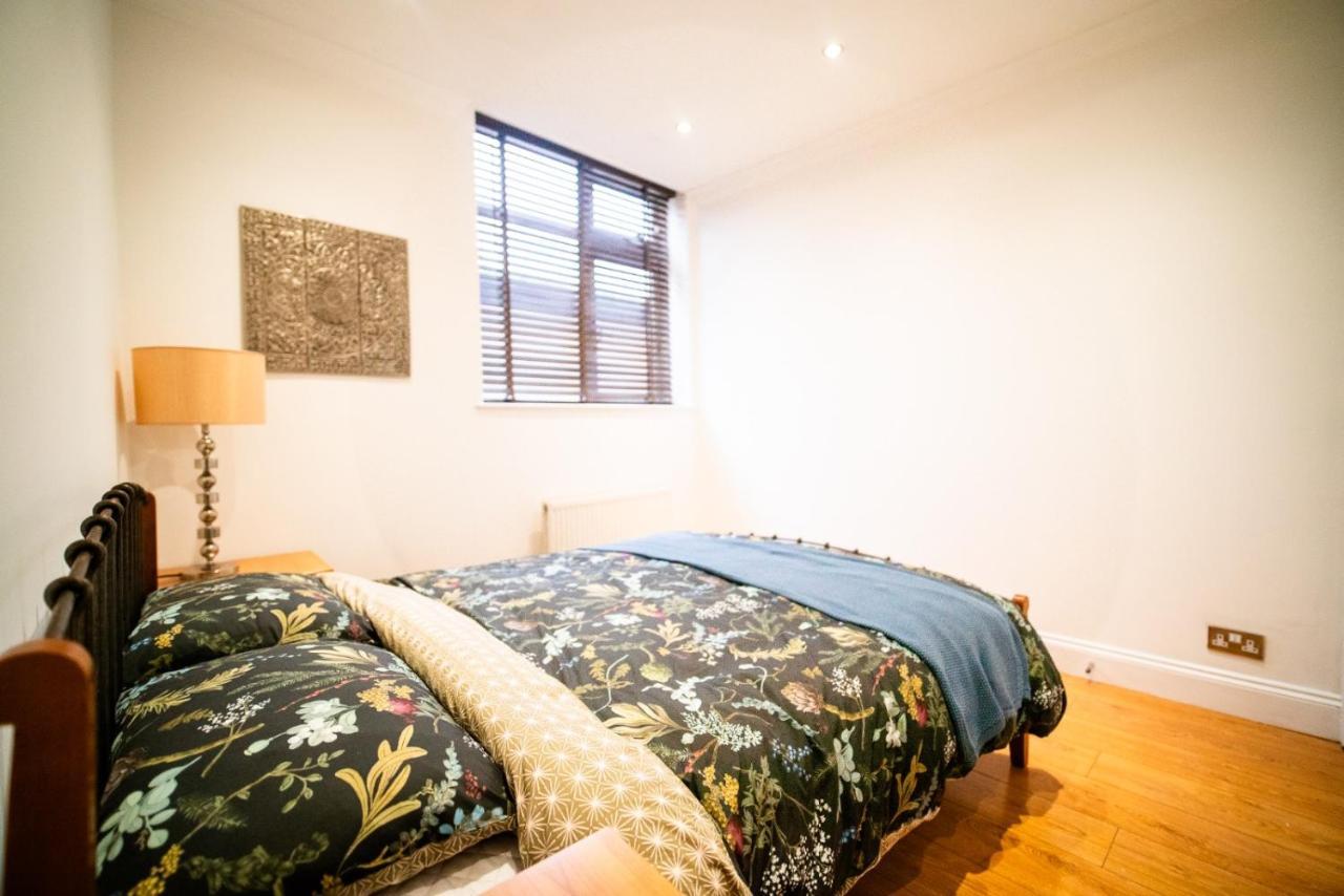 Stay With Serena Homes , One Bedroom Apartment Purley Kültér fotó