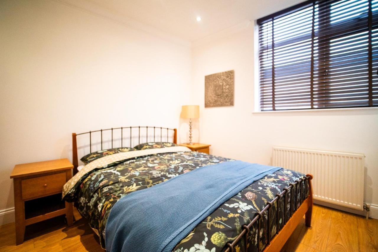 Stay With Serena Homes , One Bedroom Apartment Purley Kültér fotó